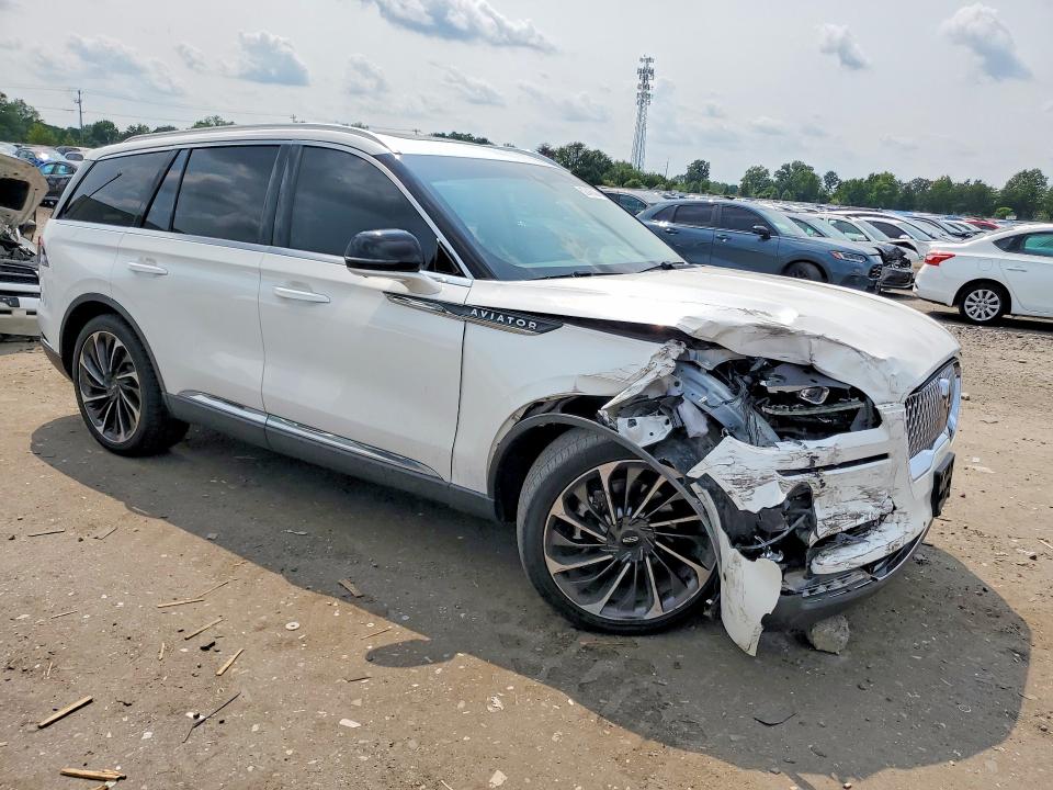 2020 Lincoln Aviator VIN 5LM5J7XC1LGL01666 COPART salvage auction — FRONT END, Va - Cert Of Title - Salvage, sold $9,100 on 2026-09-09 (photo 4)