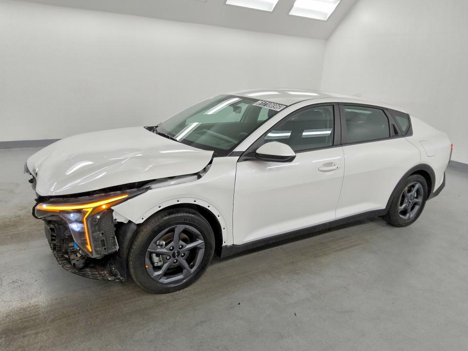 2025 Kia K4 VIN 3KPFT4DE4SE135197 — COPART salvage auction photo