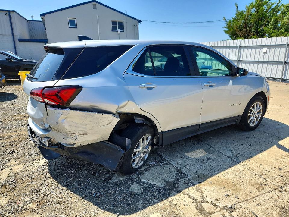 2022 Chevrolet Equinox VIN 3GNAXKEVXNL123564 COPART salvage auction — REAR END, In - Certificate Of Title (P), sold $3,800 on 2026-07-28 (photo 3)