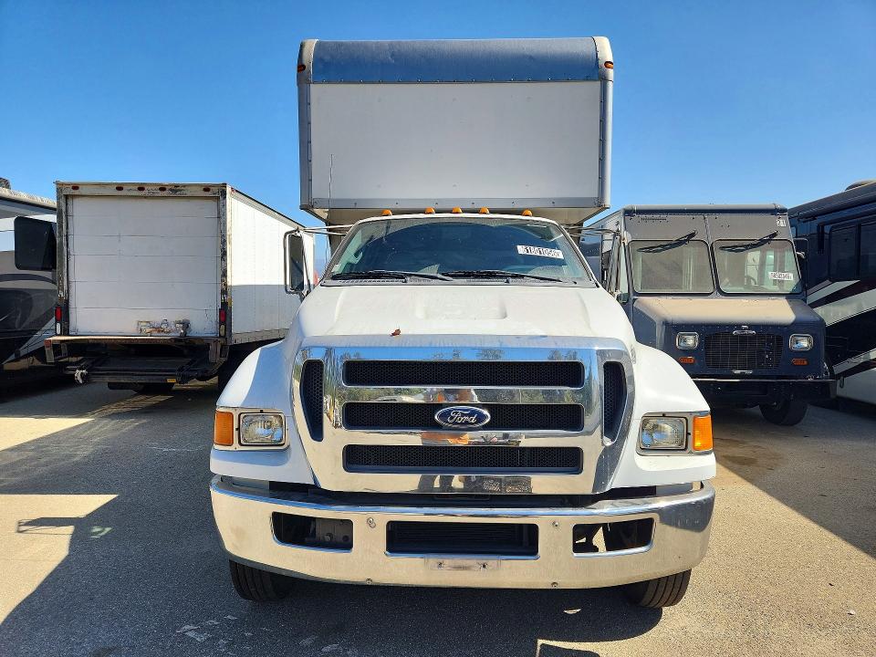 2013 Ford F-650 VIN 3FRWW6FC6DV498878 COPART salvage auction — MINOR DENT/SCRATCHES, CA - CERTIFICATE OF TITLE, sold $11,200 on 2026-08-04 (photo 5)