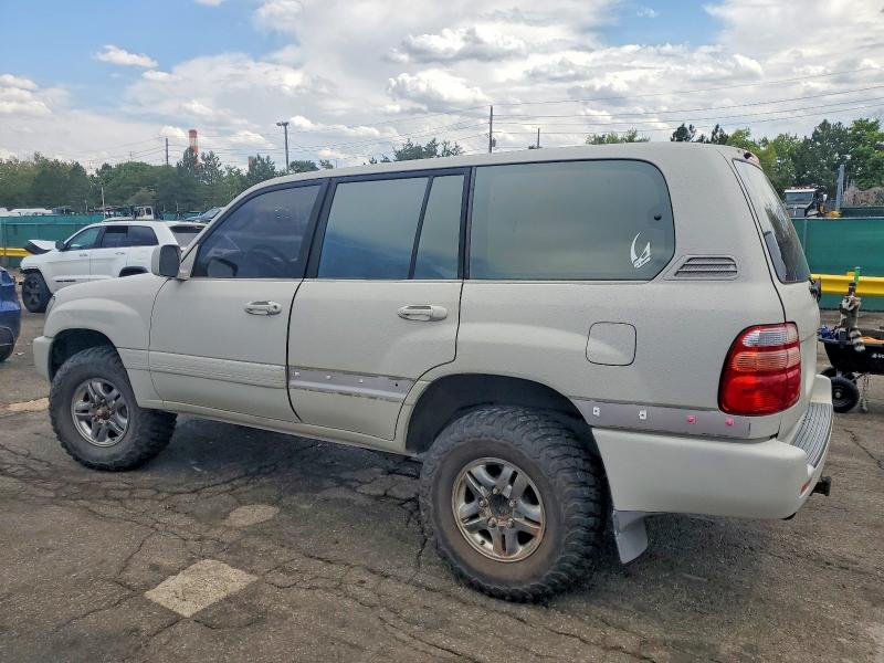 2000 Toyota Land cruiser VIN JT3HT05J2Y0096774 COPART salvage auction — MINOR DENT/SCRATCHES, Co - Dis/Dlr/Exp Only Clean Title, sold $275 on 2026-07-28 (photo 2)