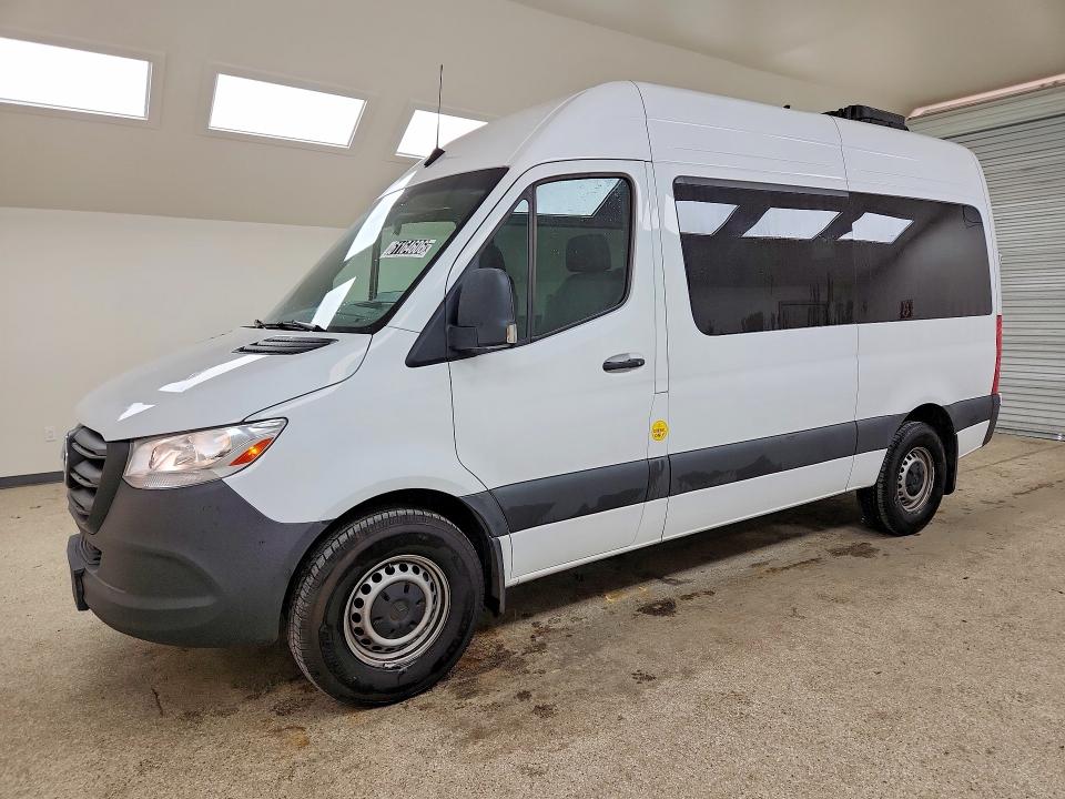 2024 Mercedes-benz Sprinter VIN W1Z4KFHY4RP737240 COPART salvage auction — MINOR DENT/SCRATCHES, LA - CERTIFICATE OF TITLE (P), sold $9,100 on 2026-07-27 (photo 1)