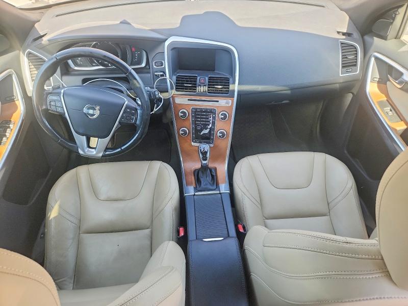 2015 Volvo VIN YV449MDK7F2723817 COPART salvage auction — FRONT END, Ca - Salvage Certificate, sold $3,600 on 2026-07-31 (photo 8)