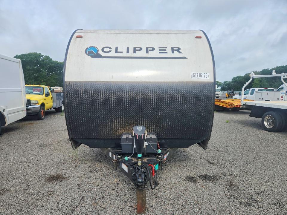 2023 Coachman Clipper VIN 5ZT2CWPB6PJ133455 COPART salvage auction — MINOR DENT/SCRATCHES, CT - CERT OF TITLE-REBUILT SALVAGE, sold $2,500 on 2026-09-15 (photo 5)