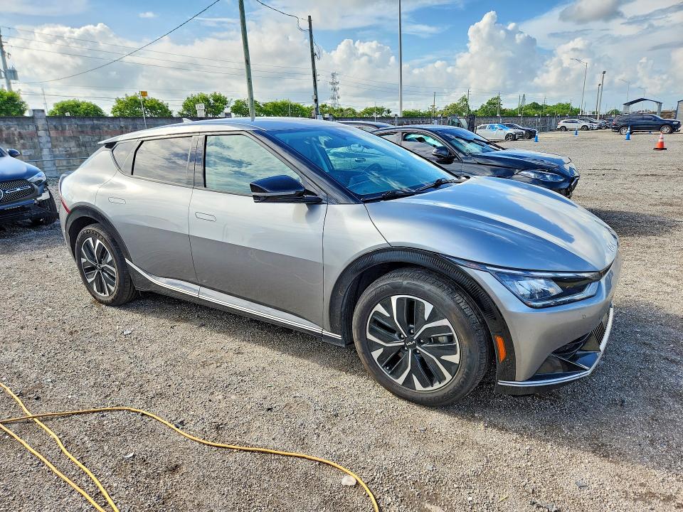 2023 Kia Ev6 VIN KNDC34LA5P5604642 COPART salvage auction — UNDERCARRIAGE, FL - CERTIFICATE OF TITLE, sold $8,700 on 2026-07-15 (photo 4)