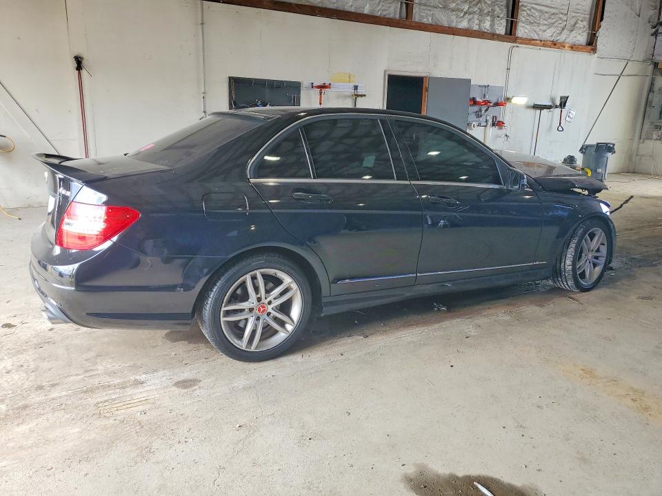 2012 Mercedes-benz VIN WDDGF8BB7CR212765 COPART salvage auction — FRONT END, Ky - Cert Of Title-Salvage, sold $250 on 2026-08-17 (photo 3)