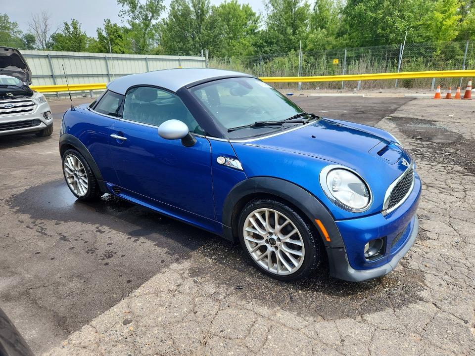 2015 Mini Cooper VIN WMWSX3C58FT773204 COPART salvage auction — MINOR DENT/SCRATCHES, MS - CERTIFICATE OF TITLE, sold $1,600 on 2026-08-04 (photo 4)