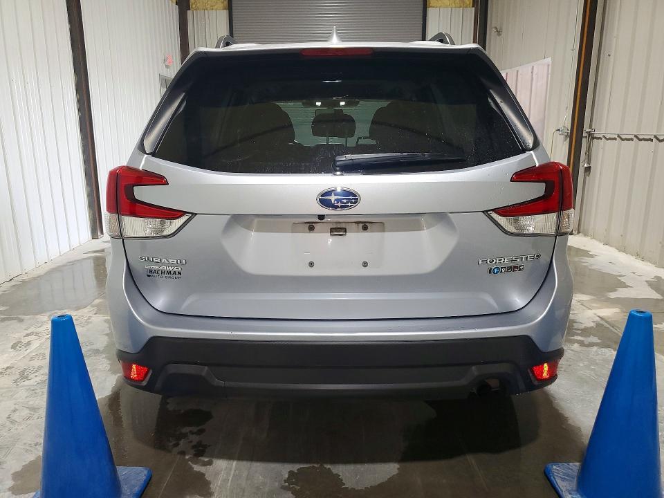 2023 Subaru Forester VIN JF2SKAEC7PH472804 COPART salvage auction — NORMAL WEAR, KY - CERTIFICATE OF TITLE, sold $6,300 on 2026-07-28 (photo 6)