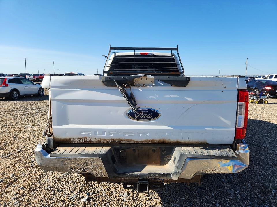 2017 Ford F350 VIN 1FT8W3BT7HEF13013 COPART salvage auction — MINOR DENT/SCRATCHES, Tx - Certificate Of Title (P), sold $7,300 on 2026-07-28 (photo 6)
