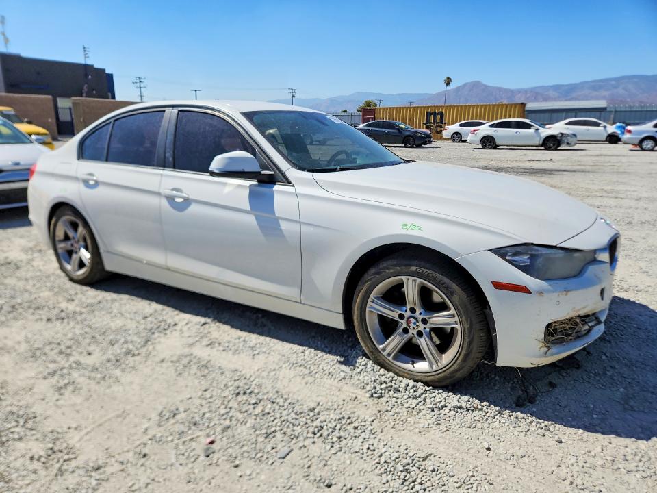2014 BMW 3er VIN WBA3C1C50EK113862 COPART salvage auction — UNDERCARRIAGE, Ca - Salvage Certificate, sold $925 on 2026-07-15 (photo 4)