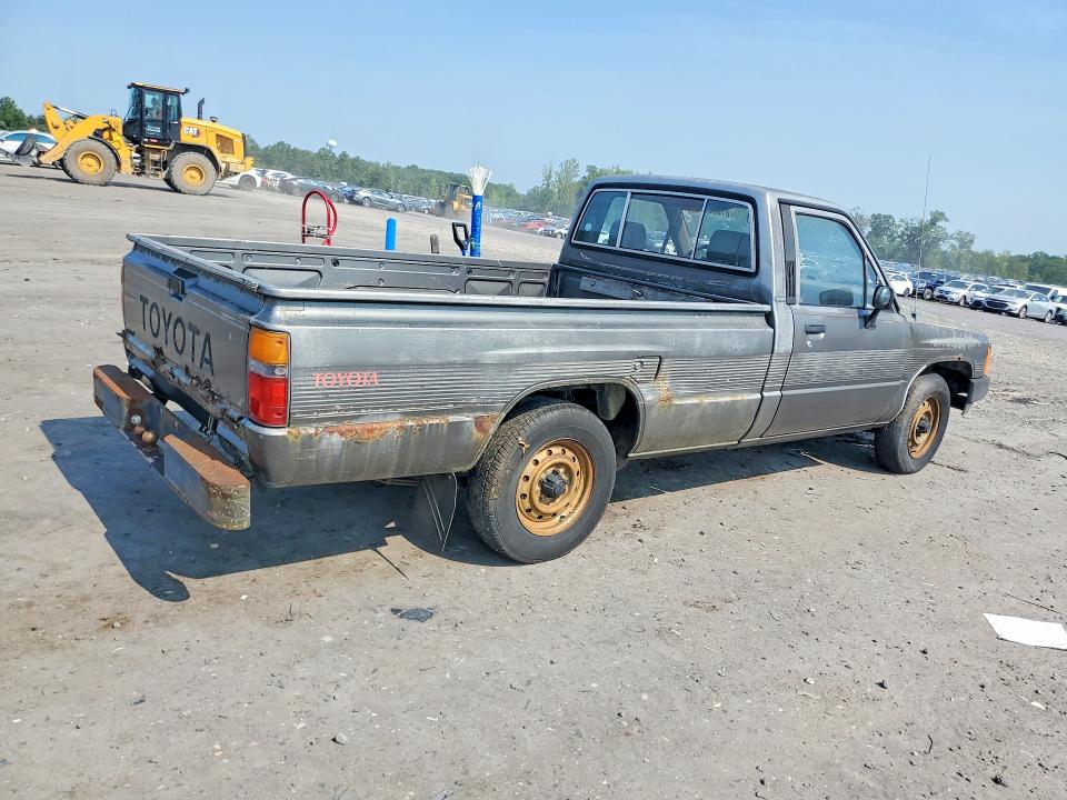1986 Toyota Pickup VIN JT4RN55DXG0200749 COPART salvage auction — NORMAL WEAR, VA - CERTIFICATE OF TITLE, sold $525 on 2026-07-22 (photo 3)