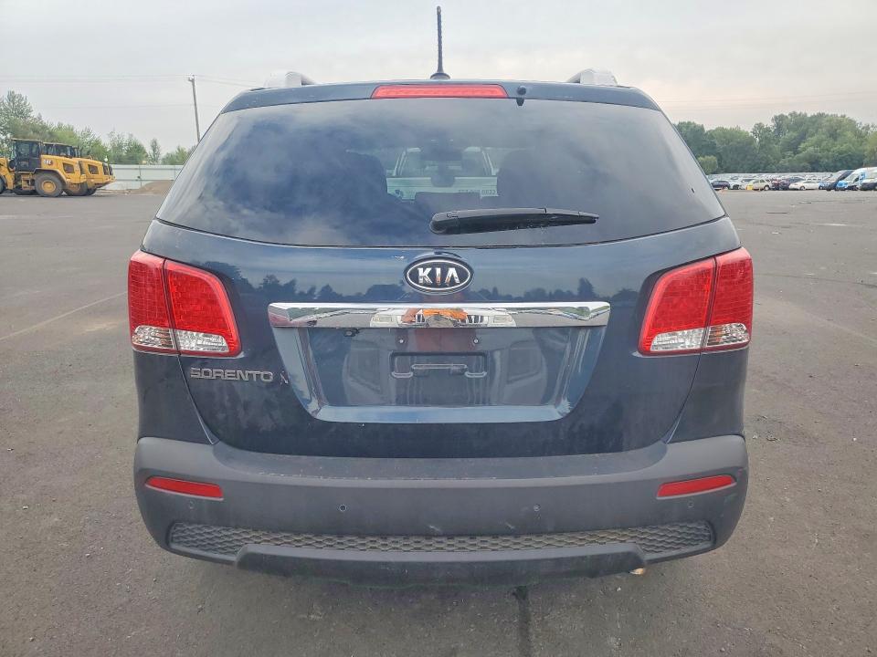 2013 Kia Sorento VIN 5XYKT4A62DG395972 COPART salvage auction — SIDE, Or - Cert Of Title-Reconstructed, sold $475 on 2026-07-29 (photo 6)