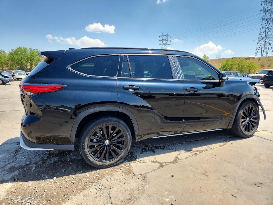 2023 Toyota Highlander VIN 5TDKDRAH9PS014671 COPART salvage auction — FRONT END, CO - PUBLIC - SALVAGE TITLE, sold $13,600 on 2026-08-24 (photo 3)