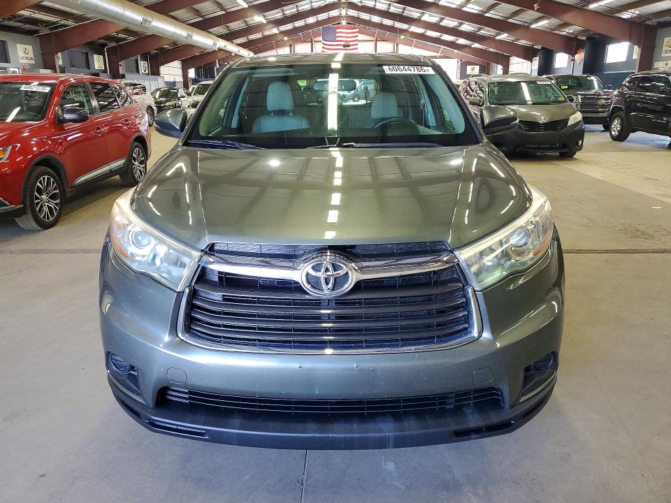 2016 Toyota Highlander VIN 5TDBKRFH2GS269323 COPART salvage auction — MINOR DENT/SCRATCHES, Ny - Certificate Of Title, sold $9,900 on 2026-07-27 (photo 5)