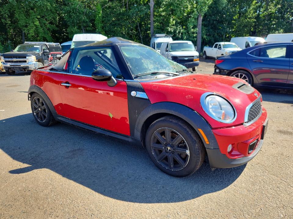 2013 Mini Cooper VIN WMWSV3C59DT394862 COPART salvage auction — ALL OVER, CT - CERT OF TITLE-PARTS ONLY SALVA, sold $450 on 2026-07-23 (photo 4)
