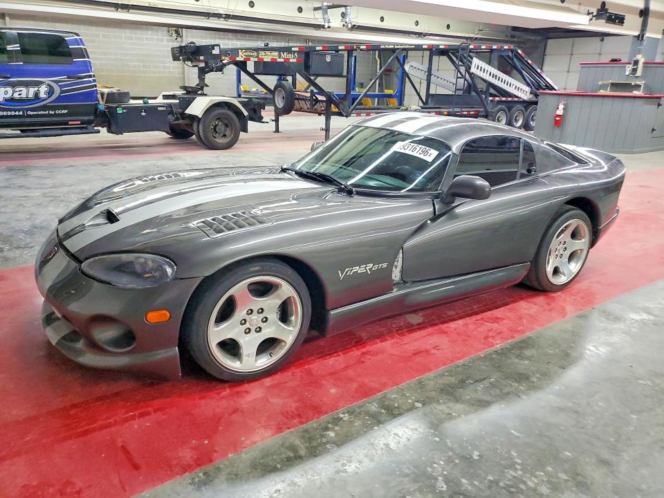 2002 Dodge Viper VIN 1B3ER69E22V101089 COPART salvage auction — MINOR DENT/SCRATCHES, Ky - Certificate Of Title, sold $39,000 on 2026-07-20 (photo 1)