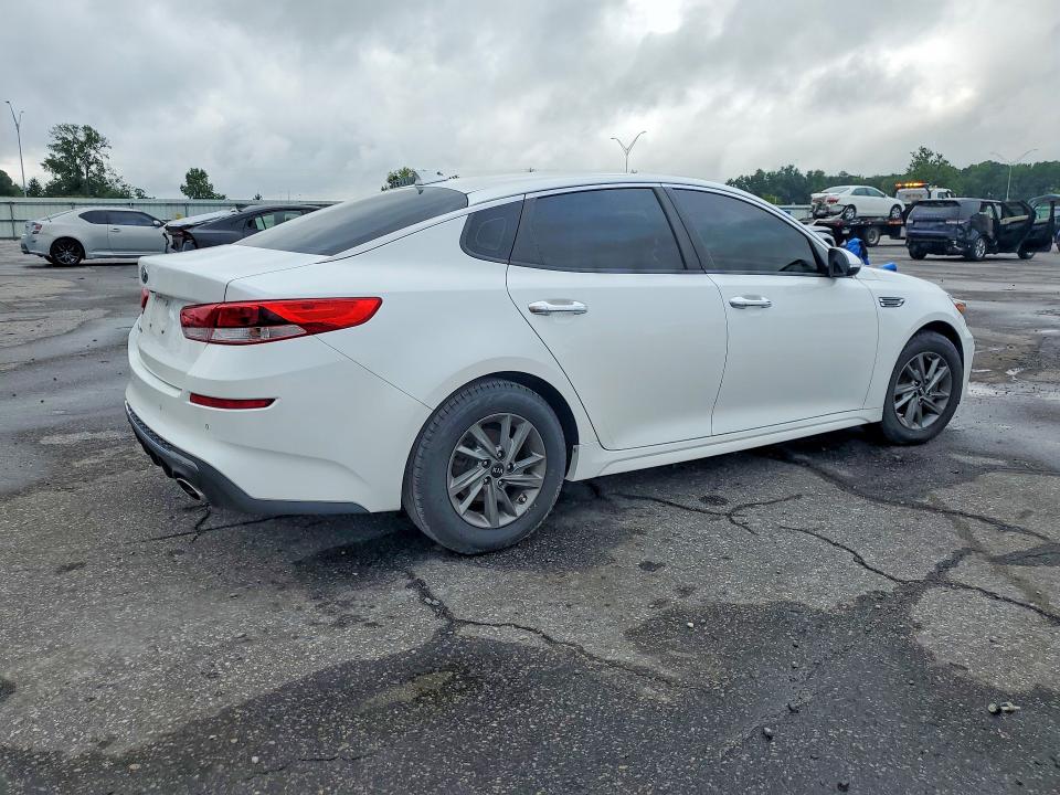 2019 Kia Optima VIN 5XXGT4L35KG351586 COPART salvage auction — VANDALISM, Nc - Salvage Certificate Of Title, sold $2,900 on 2026-07-28 (photo 3)