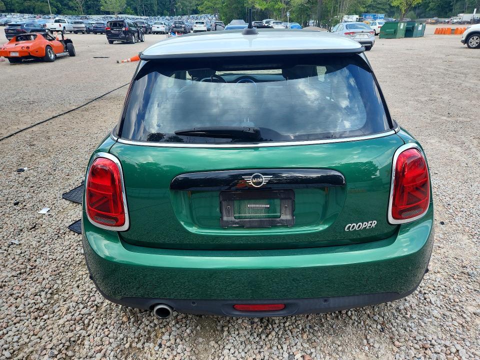 2021 Mini Cooper VIN WMWXR3C07M2P14233 COPART salvage auction — SIDE, Nc - Salvage Certificate Of Title, sold $6,600 on 2026-08-14 (photo 6)