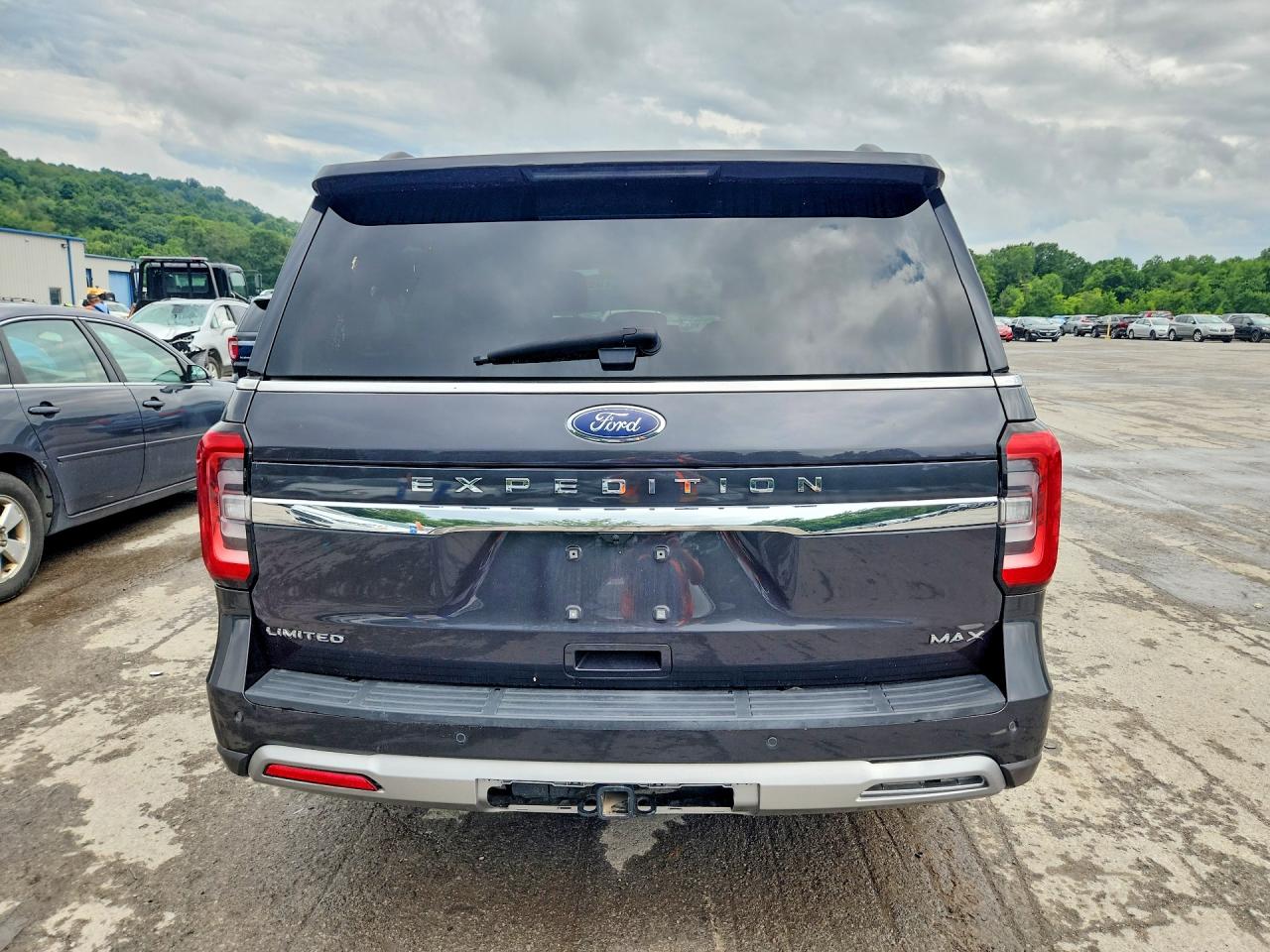 2024 Ford Expedition VIN 1FMJK2A84REA33299 COPART salvage auction — Front End, TX - SALVAGE VEHICLE TITLE, sold $16,000 on 2026-09-17 (photo 6)