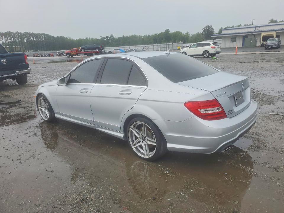 2013 Mercedes-benz C-klasse VIN WDDGF8AB2DR256563 COPART salvage auction — MECHANICAL, Nc - Dealer Only Clean Title, sold $225 on 2026-08-03 (photo 2)