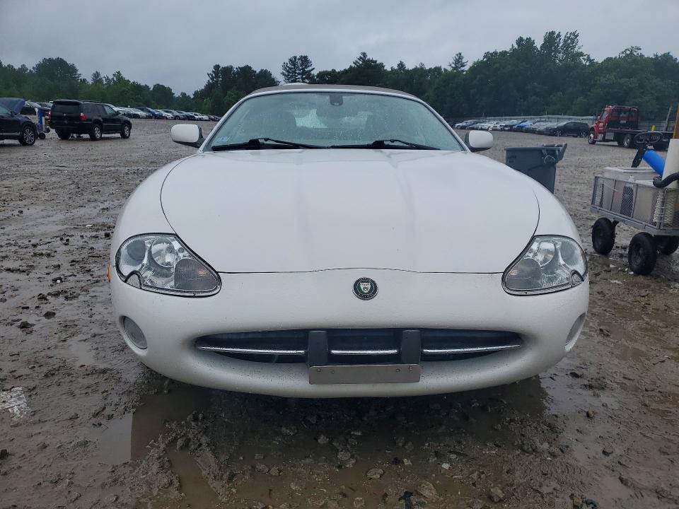 2004 Jaguar Xk series VIN SAJDA42C542A37072 COPART salvage auction — MINOR DENT/SCRATCHES, MA - CERT OF TITLE-RECONSTRCTD COLL, sold $1,750 on 2026-07-13 (photo 5)