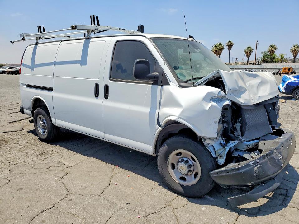 2025 Chevrolet Express VIN 1GCWGAFP7S1113098 COPART salvage auction — FRONT END, Ca - Dis/Dlr/Exp Only Clean Title (P), sold $7,100 on 2026-07-30 (photo 4)