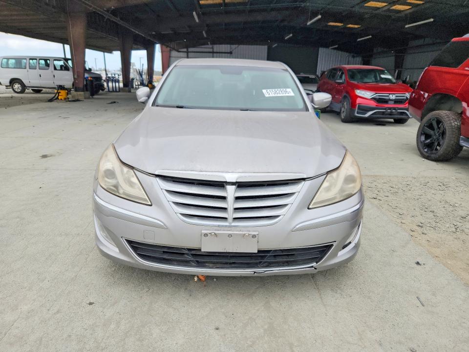 2013 Hyundai Genesis VIN KMHGC4DD2DU242647 COPART salvage auction — MINOR DENT/SCRATCHES, Ca - Dlr/Dis/Exp Only Salvage Title, sold $125 on 2026-07-23 (photo 5)