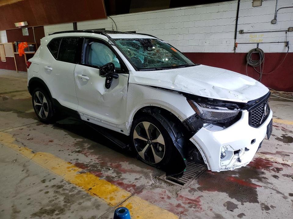2026 Volvo Xc40 VIN YV4L12UC6T2735551 COPART salvage auction — FRONT END, AZ - CERT OF TITLE - SALVAGE, sold $7,200 on 2026-08-05 (photo 4)