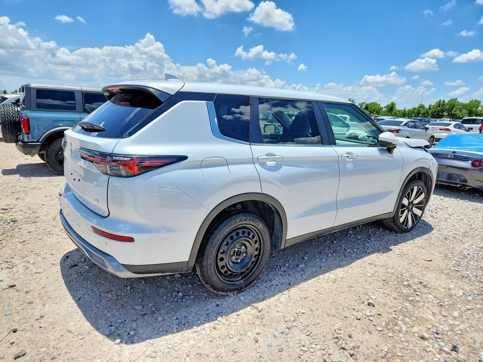2025 Mitsubishi Outlander VIN JA4J3VA87SZ018467 COPART salvage auction — FRONT END, LA - CERTIFICATE OF TITLE, sold $7,700 on 2026-07-17 (photo 3)