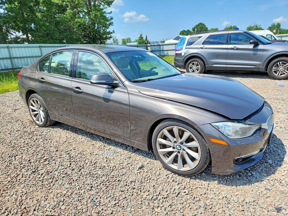 2013 BMW 3er VIN WBA3B9C52DF140800 COPART salvage auction — FRONT END, Ny - Mv-907A Salvage Certificate, sold $525 on 2026-07-22 (photo 4)
