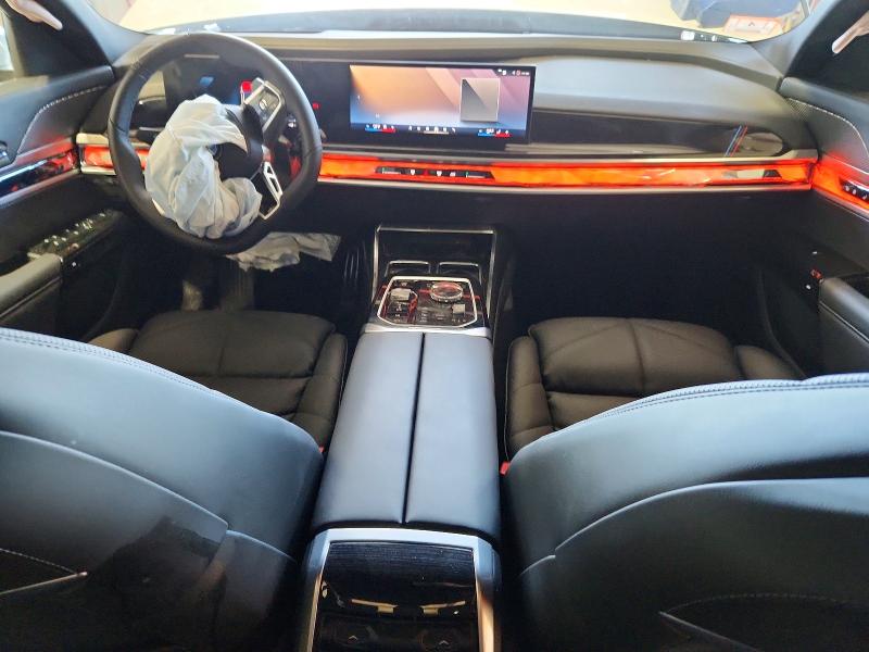 2026 BMW 7 series VIN WBA33EH07TCX69553 COPART salvage auction — FRONT END, MA - CERTIFICATE OF TITLE, sold $40,000 on 2026-08-19 (photo 8)