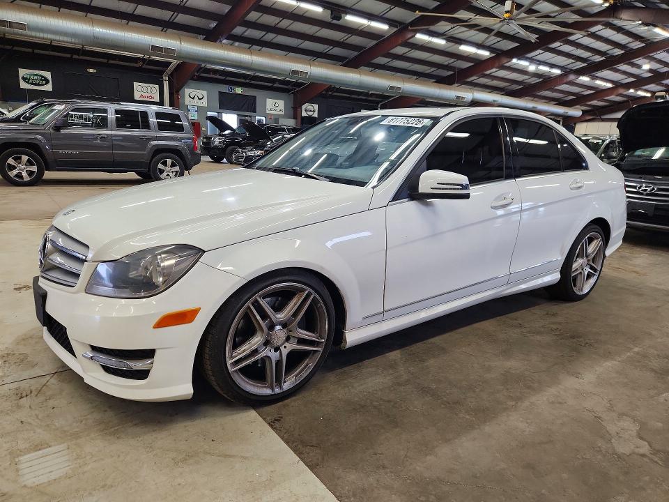 2013 Mercedes-benz C-klasse VIN WDDGF8AB7DR279496 COPART salvage auction — MINOR DENT/SCRATCHES, MA - CERTIFICATE OF TITLE, sold $450 on 2026-07-23 (photo 1)