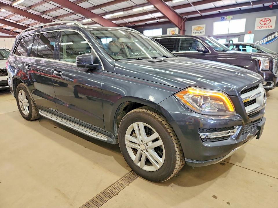 2013 Mercedes-benz Gl-class VIN 4JGDF7CE9DA141287 COPART salvage auction — MINOR DENT/SCRATCHES, NJ - CERTIFICATE OF TITLE (P), sold $6,600 on 2026-07-21 (photo 4)