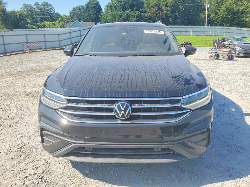 2024 Volkswagen Tiguan VIN 3VVNB7AXXRM003391 COPART salvage auction — WATER/FLOOD, NC - SALVAGE CERT-WATER/FLOOD DAMAG (P), sold $9,300 on 2026-08-19 (photo 5)