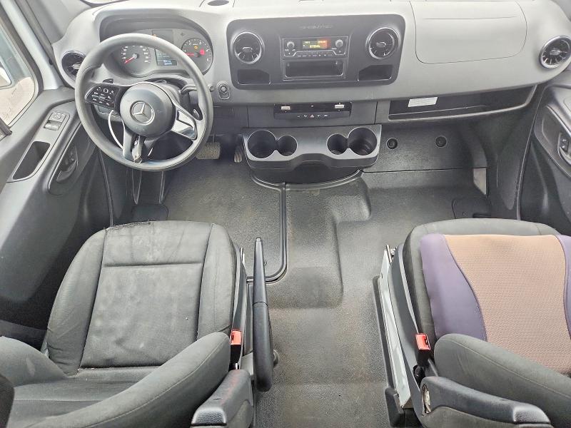 2019 Mercedes-benz Sprinter VIN WD4PF1CDXKT003285 COPART salvage auction — MINOR DENT/SCRATCHES, Or - Certificate Of Title, sold $10,700 on 2026-07-20 (photo 8)