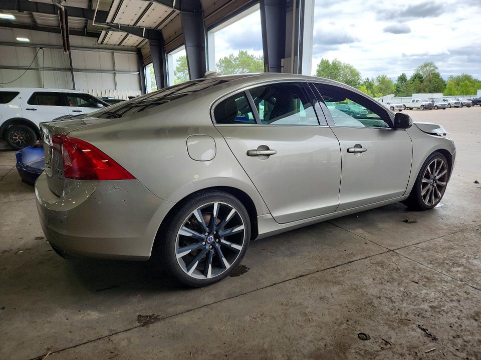 2015 Volvo S60 VIN YV1612TM4F1346843 COPART salvage auction — FRONT END, Mn - Cert Of Title-Prior Salvage, sold $250 on 2026-08-20 (photo 3)
