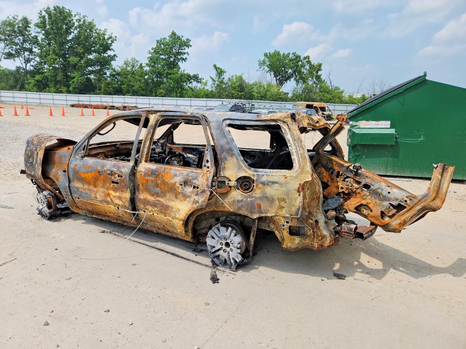2006 Mercury Mariner VIN 4M2YU56136DJ00271 COPART salvage auction — BURN, WI - JUNKED VEHICLE BILL OF SALE, sold $275 on 2026-07-22 (photo 2)