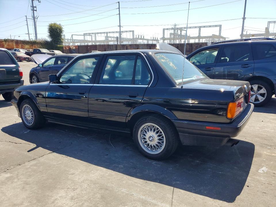 1990 BMW 3 series VIN WBAAD1316LED12754 COPART salvage auction — NORMAL WEAR, CA - DIS/DLR/EXP ONLY CLEAN TITLE, sold $9,100 on 2026-08-19 (photo 2)