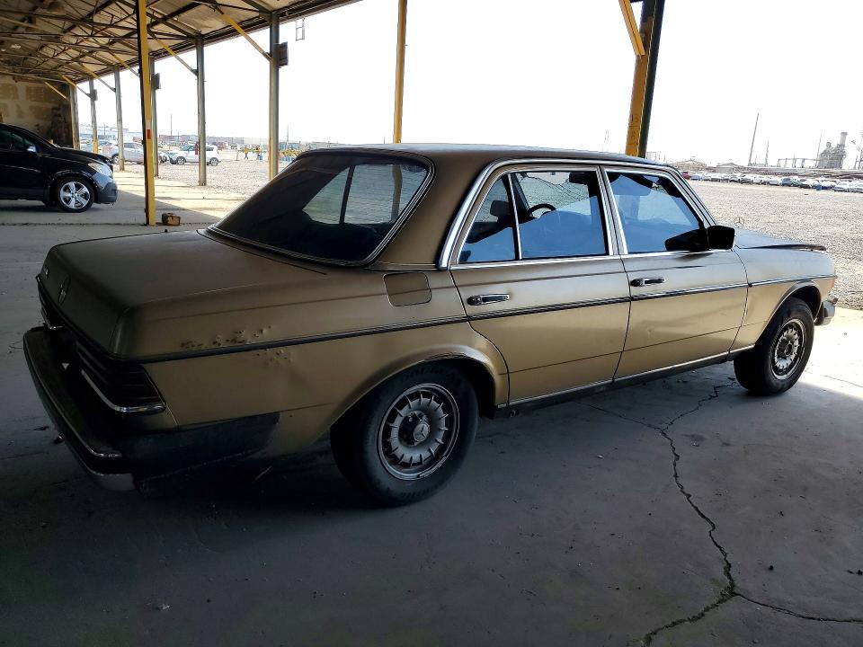 1984 Mercedes-benz 300 VIN WDBAB33AXEA006277 COPART salvage auction — FRONT END, AZ - CERT OF TITLE-RESTORED SALVAGE (P), sold $475 on 2026-07-29 (photo 3)