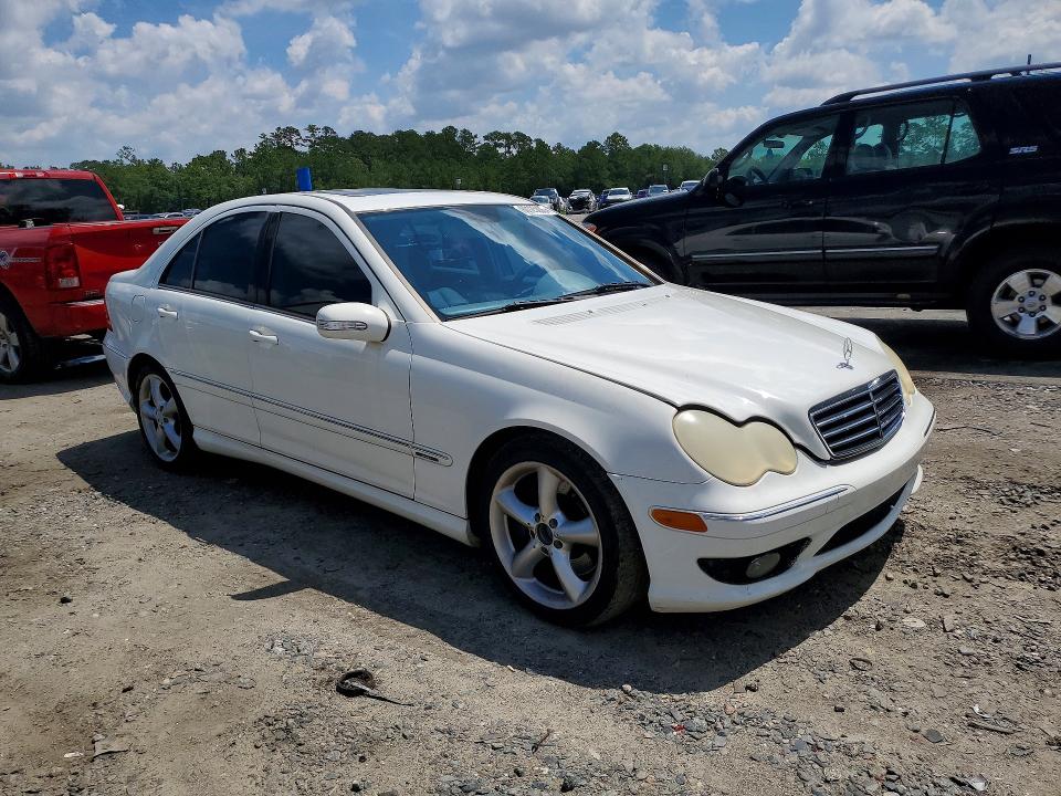 2006 Mercedes-benz C-klasse VIN WDBRF52H06A856311 COPART salvage auction — MINOR DENT/SCRATCHES, Ga - Certificate Of Title, sold $225 on 2026-07-20 (photo 4)
