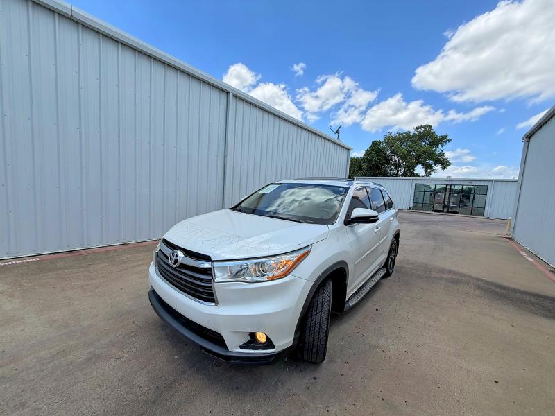 2016 Toyota Highlander VIN 5TDKKRFH9GS155738 COPART salvage auction — MINOR DENT/SCRATCHES, Tx - Certificate Of Title (P), sold $29,500 on 2026-07-27 (photo 2)