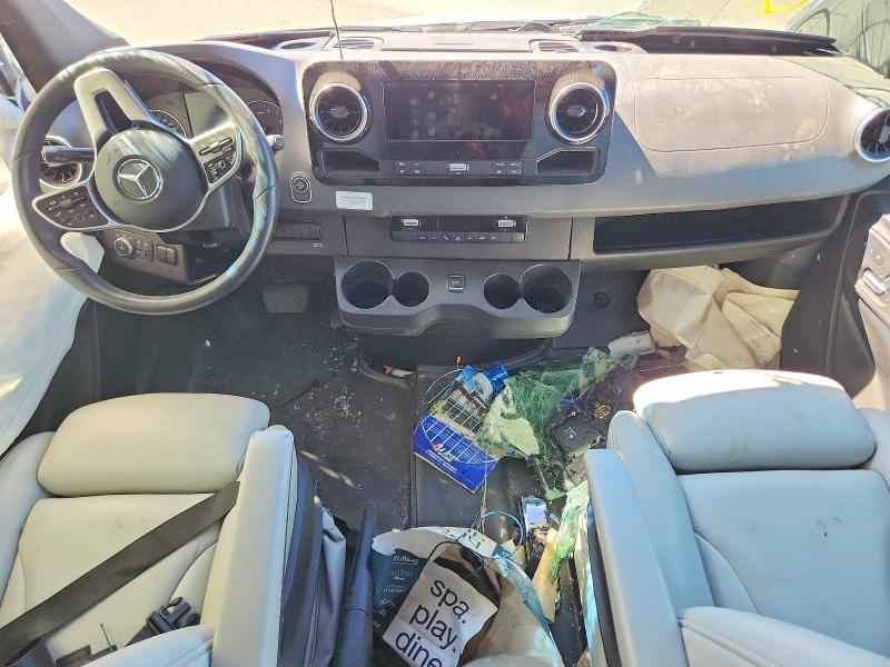 2024 Mercedes-benz Sprinter VIN W1X4NBVY1RT173311 COPART salvage auction — ROLLOVER, CA - SALVAGE CERTIFICATE, sold $16,100 on 2026-07-23 (photo 9)