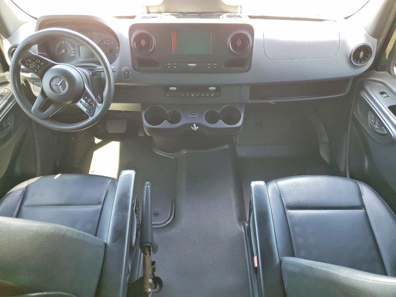 2020 Mercedes-benz Sprinter VIN W1Z4EGHY9LT022806 COPART salvage auction — MINOR DENT/SCRATCHES, CA - DIS/DLR/EXP ONLY CLEAN TITLE, sold $19,000 on 2026-08-29 (photo 8)