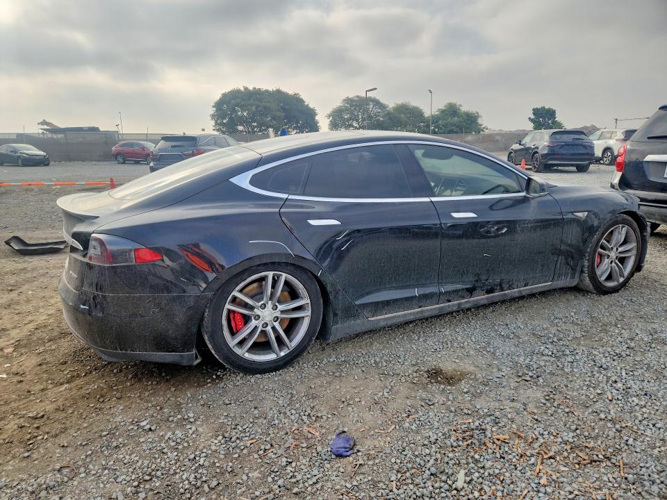 2014 Tesla Model s VIN 5YJSA1H21EFP62246 COPART salvage auction — FRONT END, AZ - DIS/DLR/EXP ONLY SALVAGE TITLE, sold $600 on 2026-07-31 (photo 3)