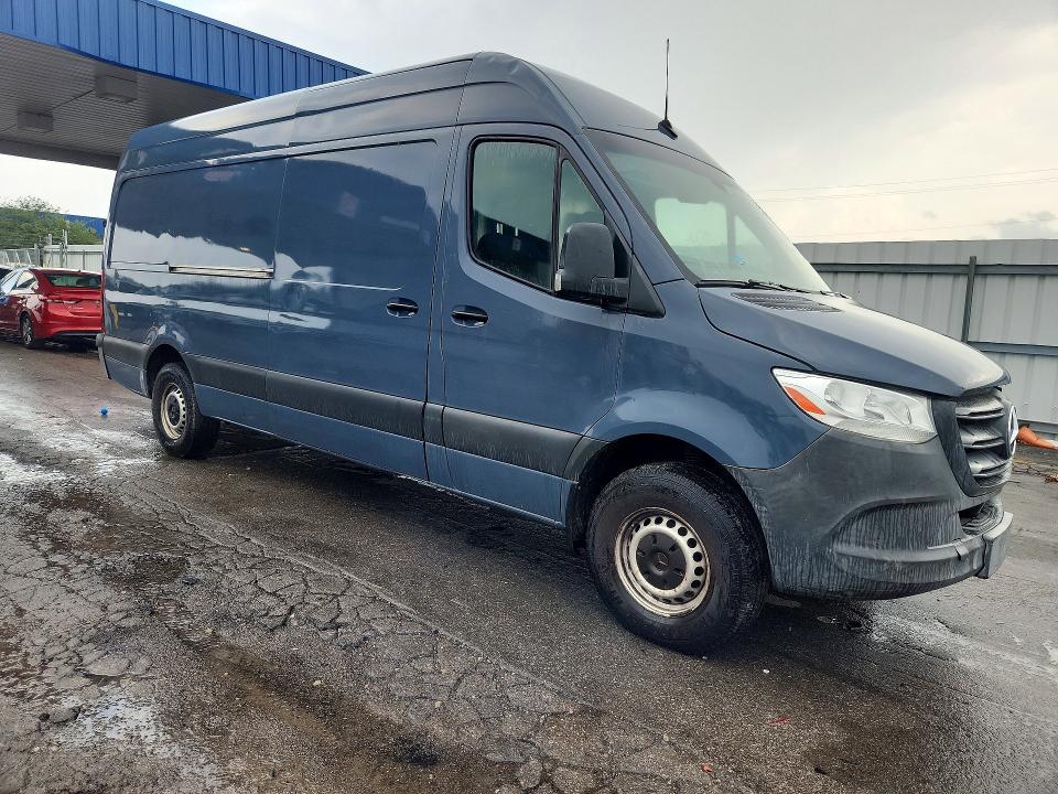 2019 Mercedes-benz Sprinter VIN WD4PF1CD5KP143494 COPART salvage auction — MINOR DENT/SCRATCHES, Wv - Certificate Of Title (P), sold $7,200 on 2026-07-28 (photo 4)