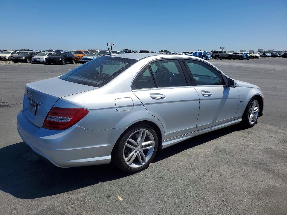 2012 Mercedes-benz C-klasse VIN WDDGF4HB9CR206062 COPART salvage auction — MECHANICAL, MT - DIS/DLR/EXP ONLY CLEAN TITLE, sold $575 on 2026-07-27 (photo 3)