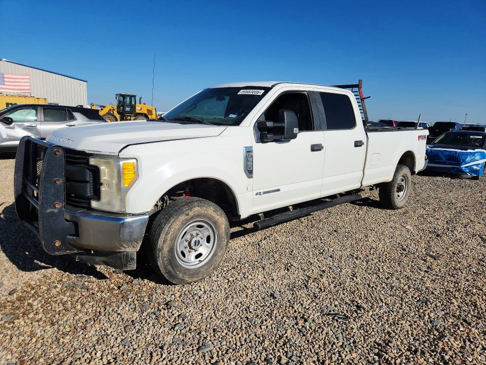 2017 Ford F350 VIN 1FT8W3BT7HEF13013 COPART salvage auction — MINOR DENT/SCRATCHES, Tx - Certificate Of Title (P), sold $7,300 on 2026-07-28 (photo 1)