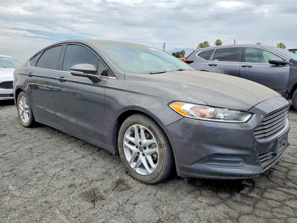 2016 Ford Fusion VIN 3FA6P0H79GR116241 COPART salvage auction — MINOR DENT/SCRATCHES, Ca - Dis/Dlr/Exp Only Clean Title, sold $275 on 2026-07-30 (photo 4)