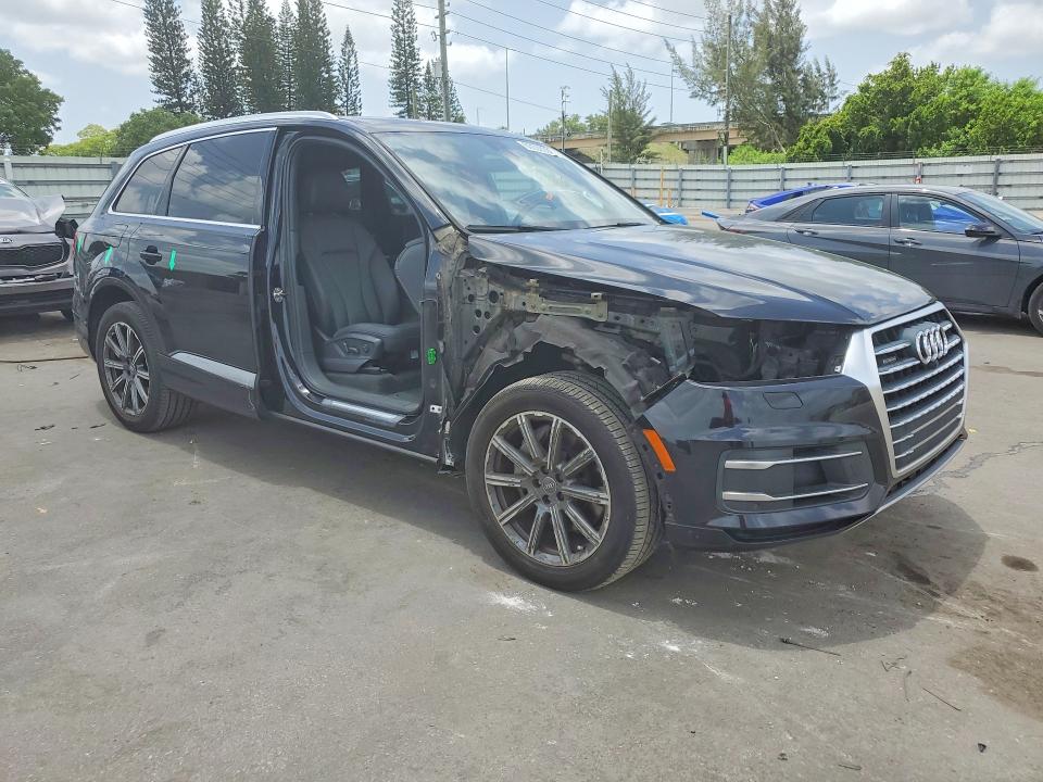 2017 Audi Q7 VIN WA1LAAF71HD049632 COPART salvage auction — SIDE, FL - CERT OF TITLE SLVG REBUILDABLE, sold $3,650 on 2026-07-22 (photo 4)