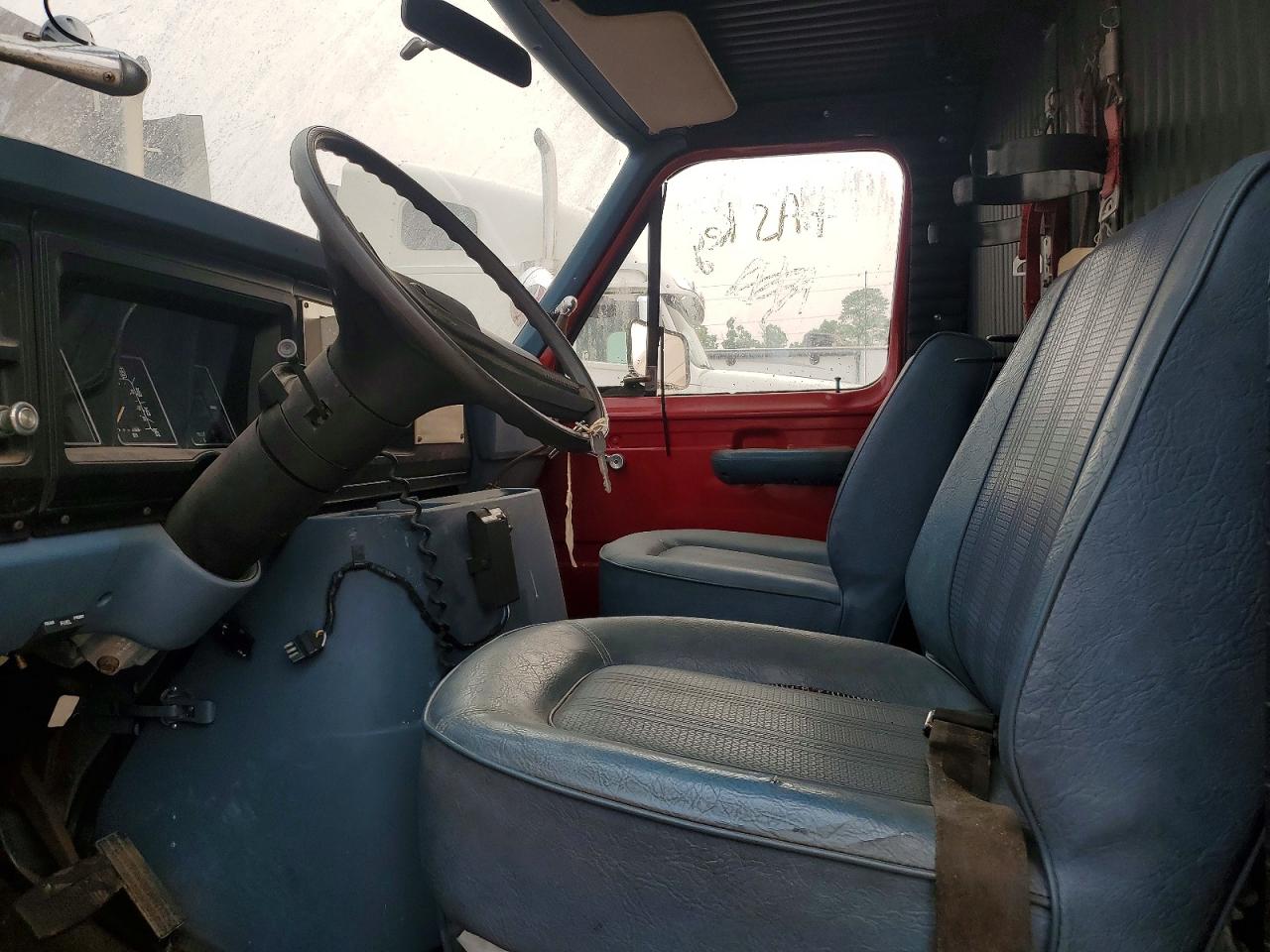 1982 Ford Econoline E350 VIN 1FDHE30E6CHA20773 COPART salvage auction — Normal Wear, NJ - CERTIFICATE OF TITLE, sold $3,000 on 2026-09-11 (photo 7)